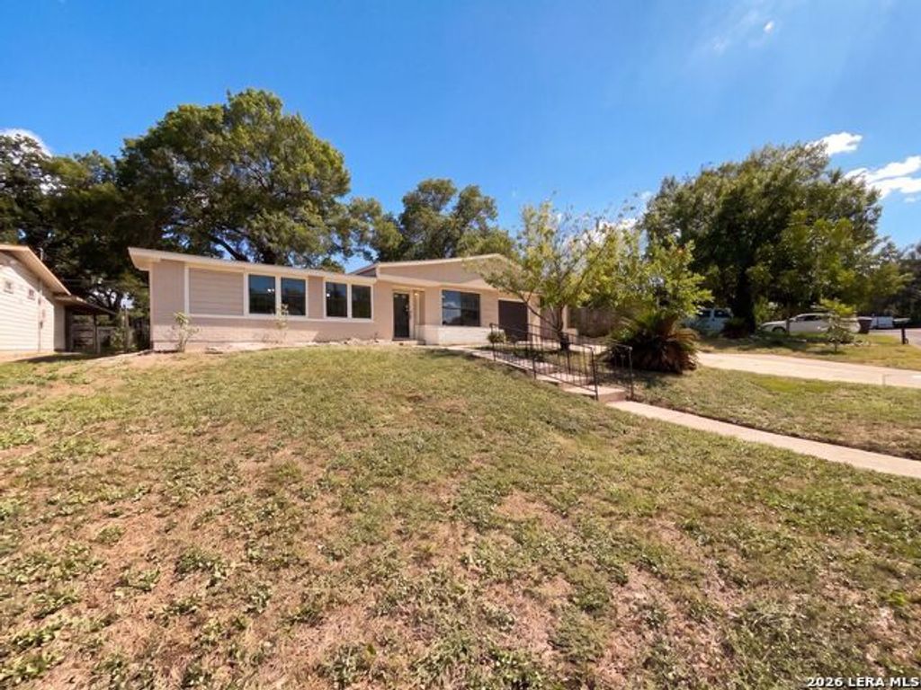 222 Colebrook Dr, San Antonio