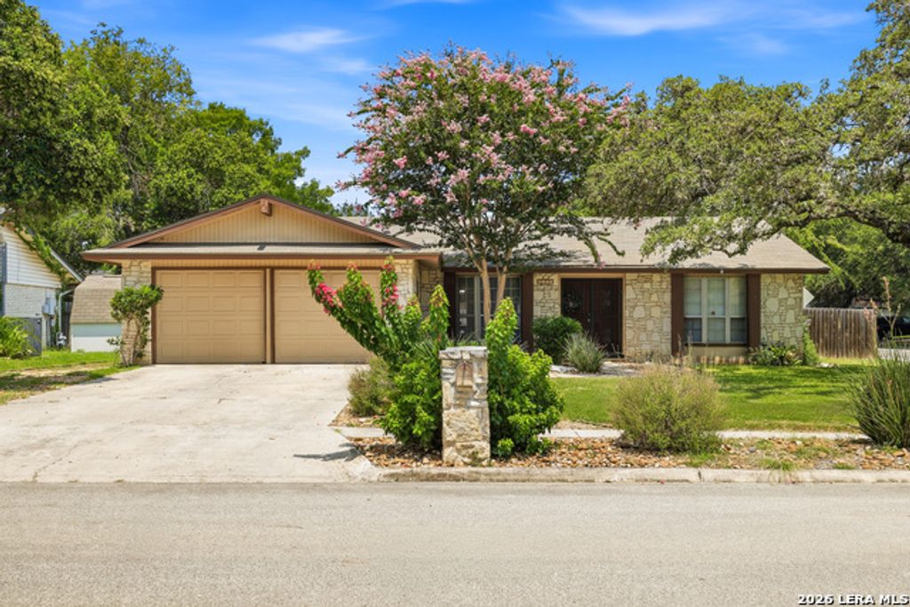 6103 Pecan Trail St, San Antonio