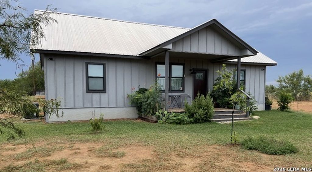 675 County Road 1629, Moore