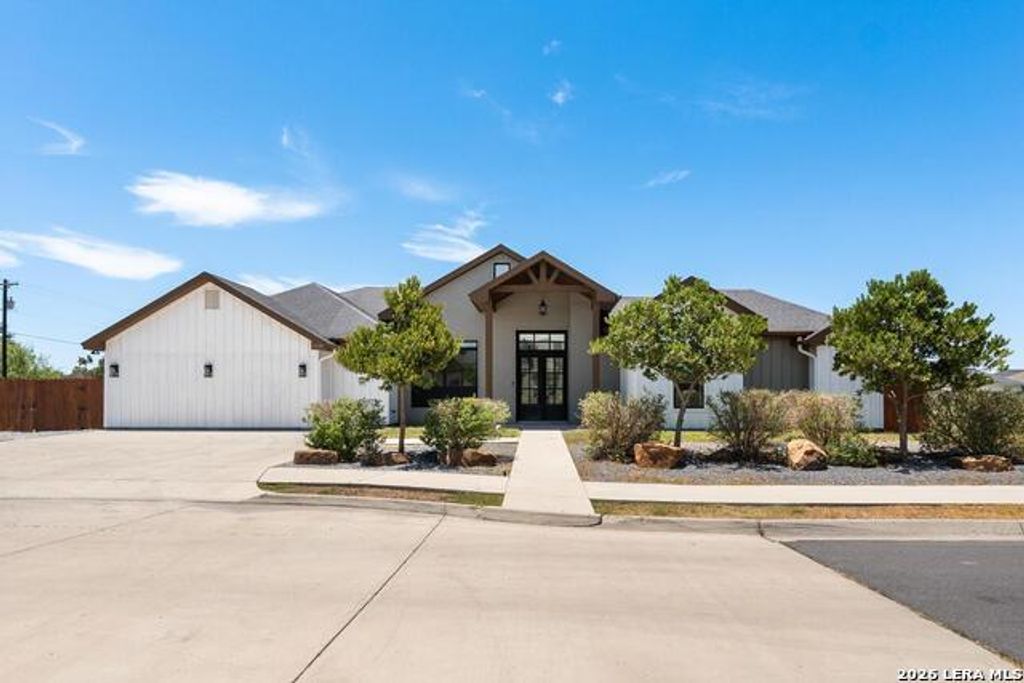 1426 Jocelyn Cir, Harlingen