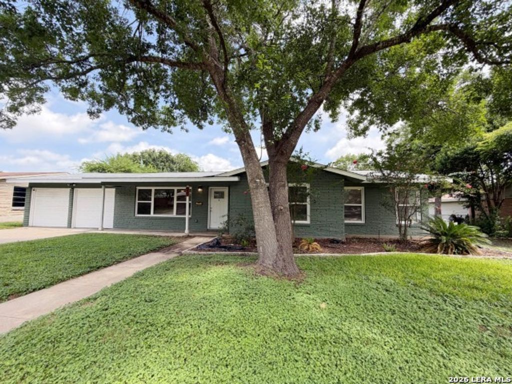 539 Oakleaf Dr, San Antonio