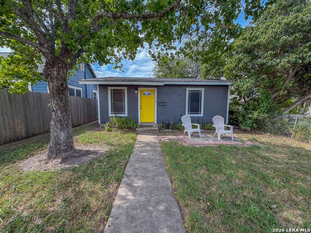 707 E Jones, Beeville