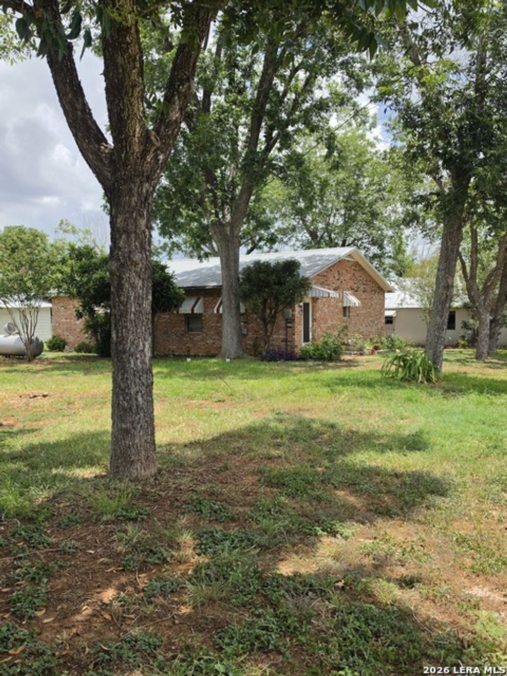 305 Waltom Ave, Jourdanton