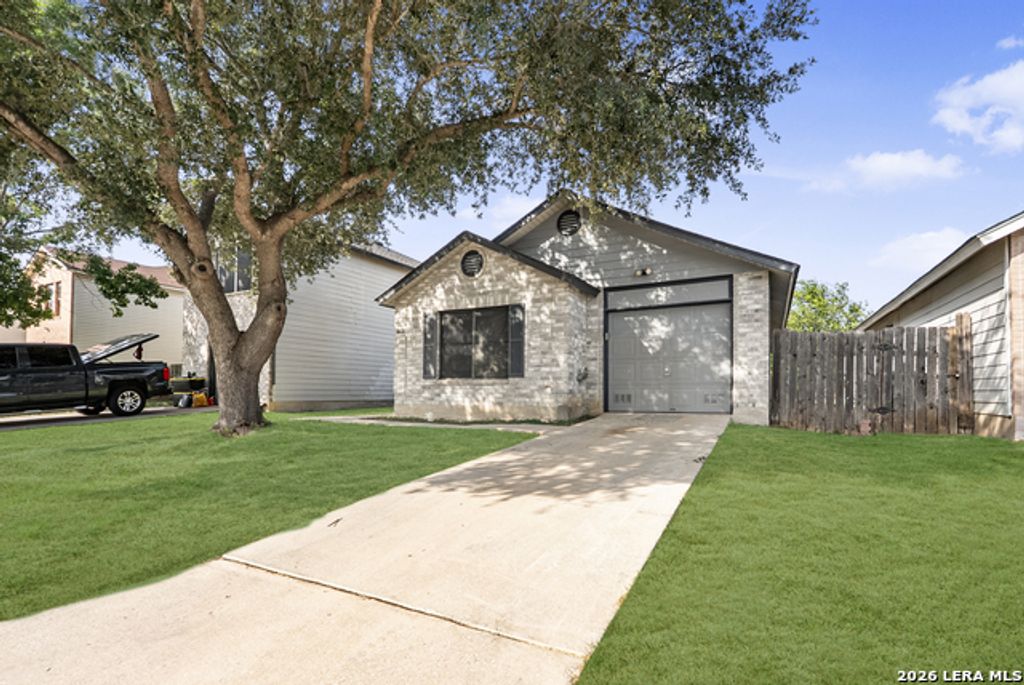 6814 Saharastone Dr, Converse