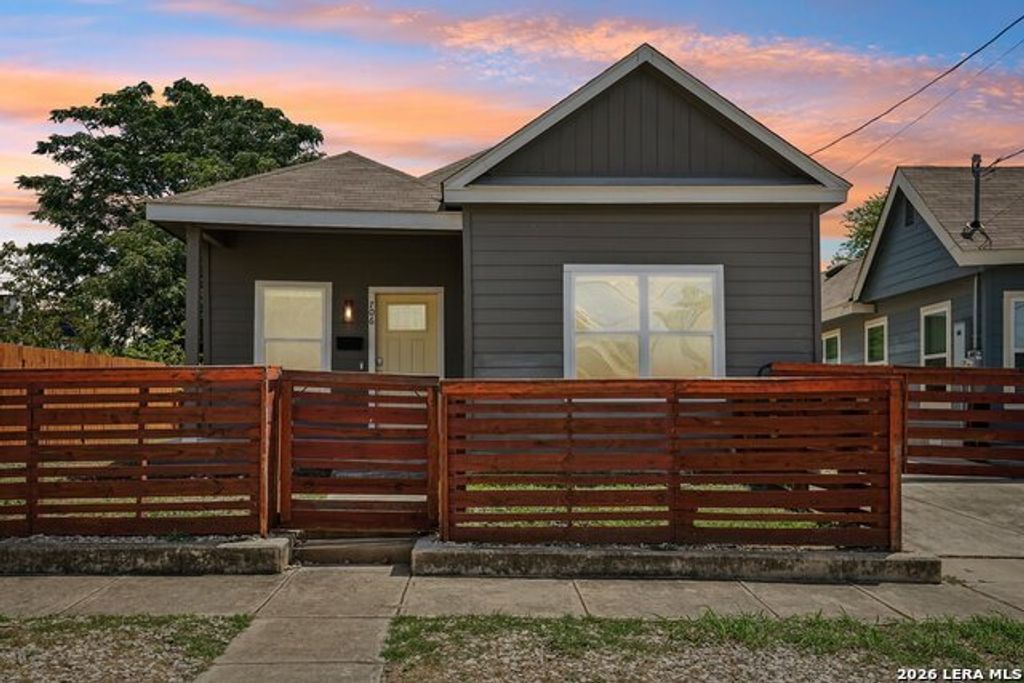 706 S Olive St, San Antonio
