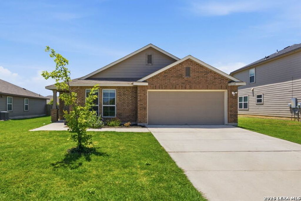 1525 Birmingham Dr, Seguin