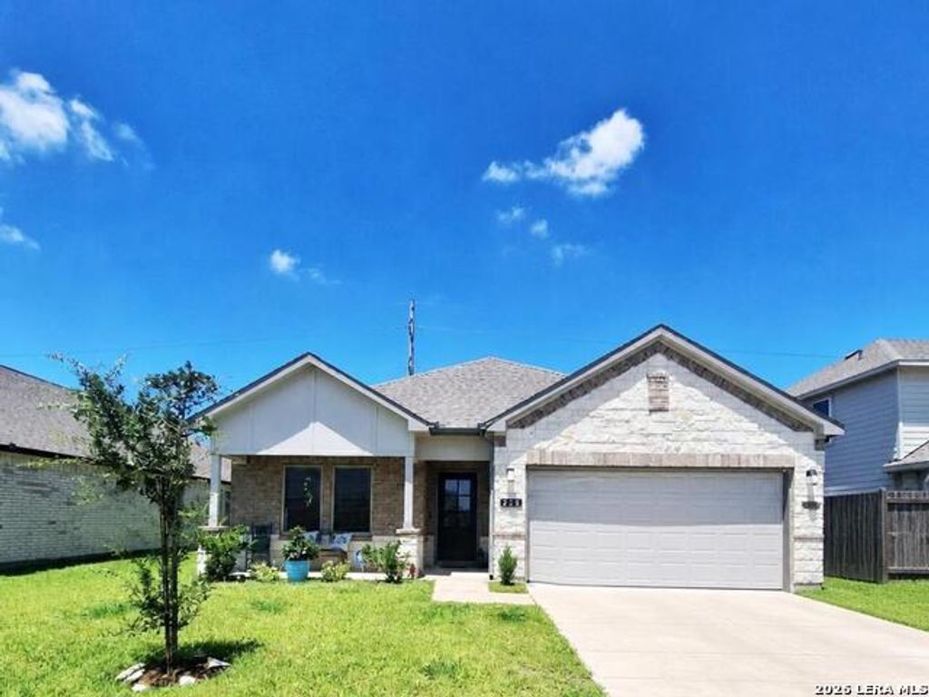 226 Eagleville Dr, Alvin