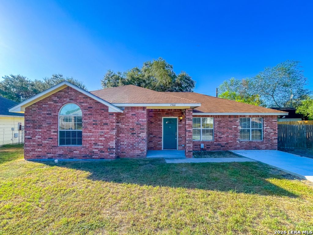 1300 Taylor St, Beeville