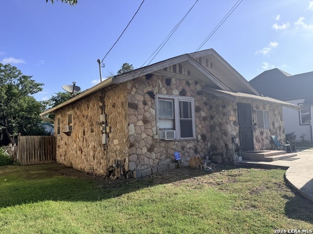 735 W Hollywood Ave, San Antonio