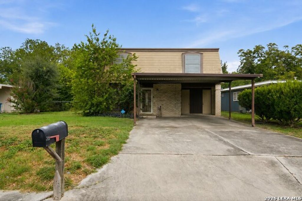 5022 Frank Borman Dr, Kirby