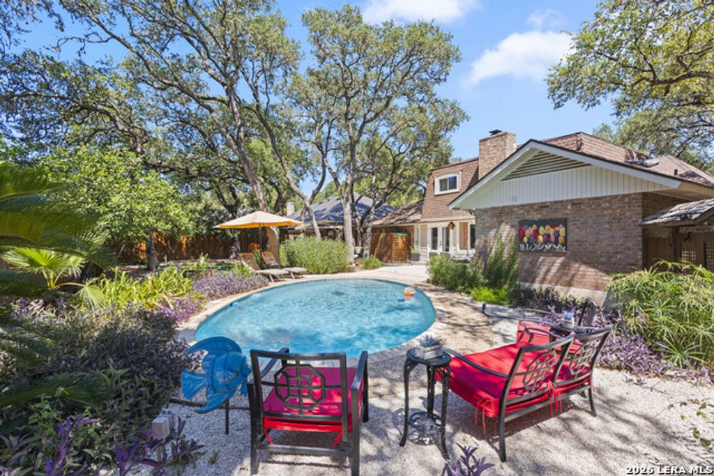 11207 Whispering Wind St, San Antonio