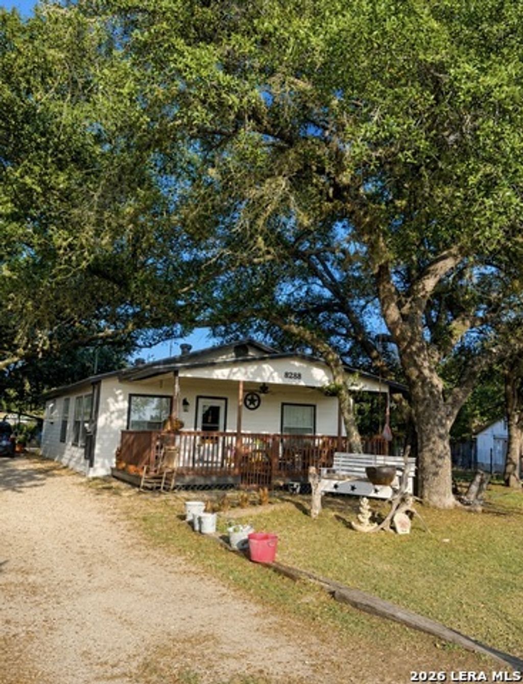 8288 W Fm 476, Poteet