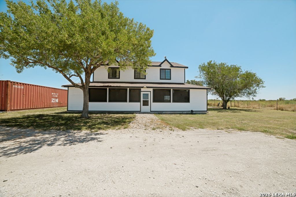 471 County Road 467, Hondo