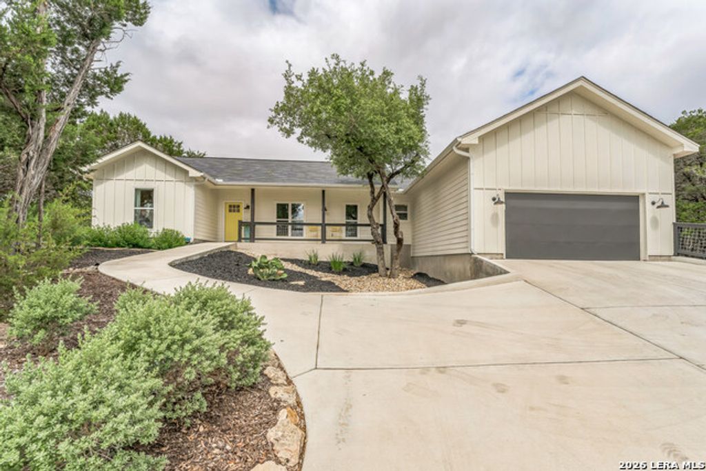 1174 Desiree Street, Canyon Lake