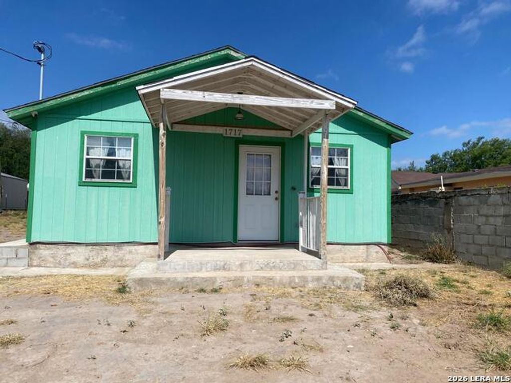 1717 Calle Ginebra, Eagle Pass