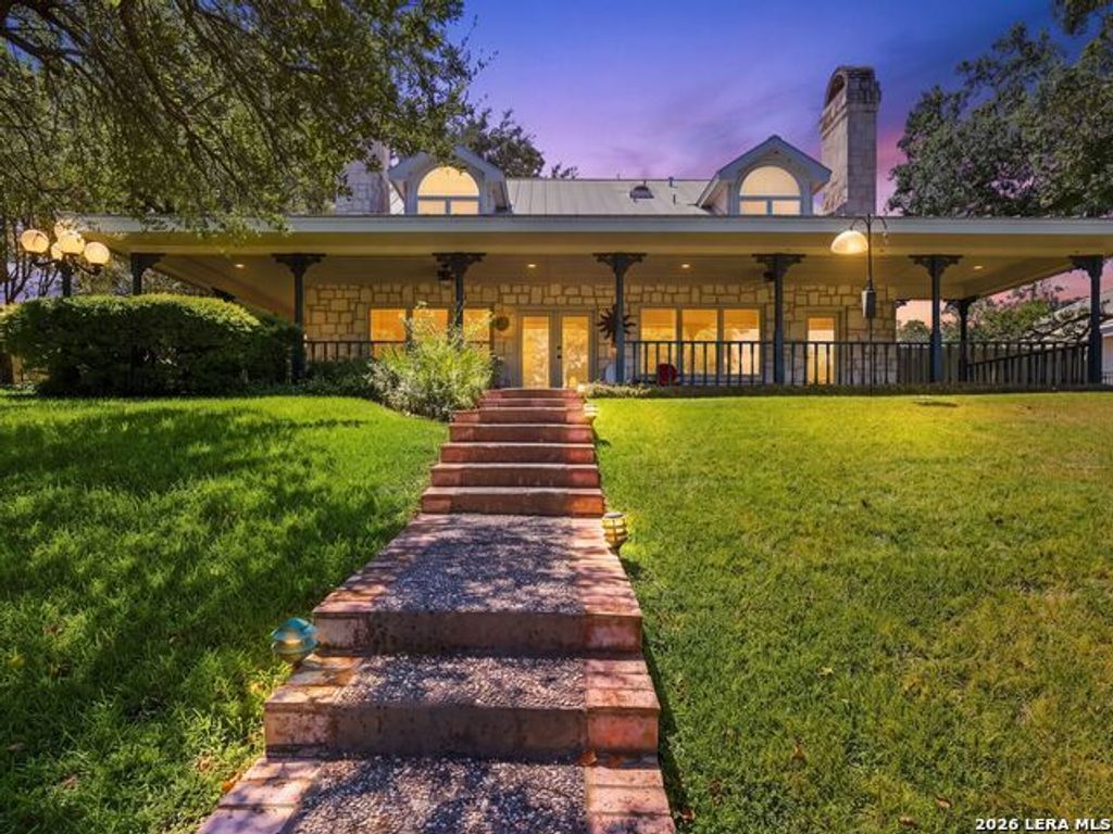 2317 Waterford Grace, New Braunfels