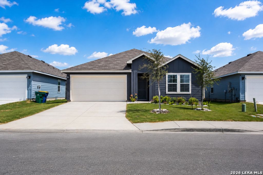 1004 Village Run, Seguin