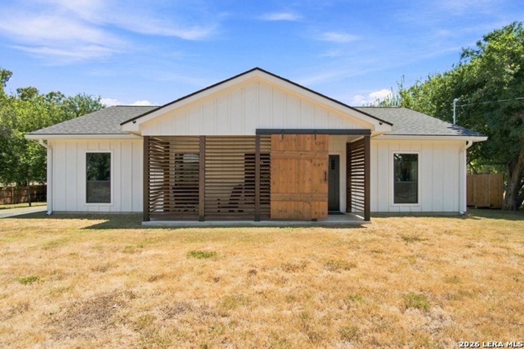 1111 Avenue K, Hondo