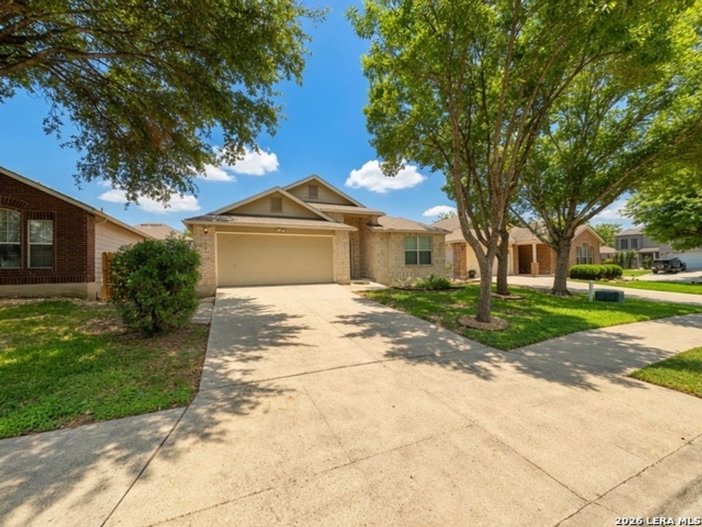 3304 Whisper Blf, Schertz