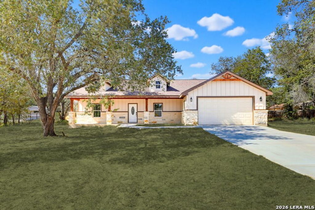 48 Grey Fox, Poteet