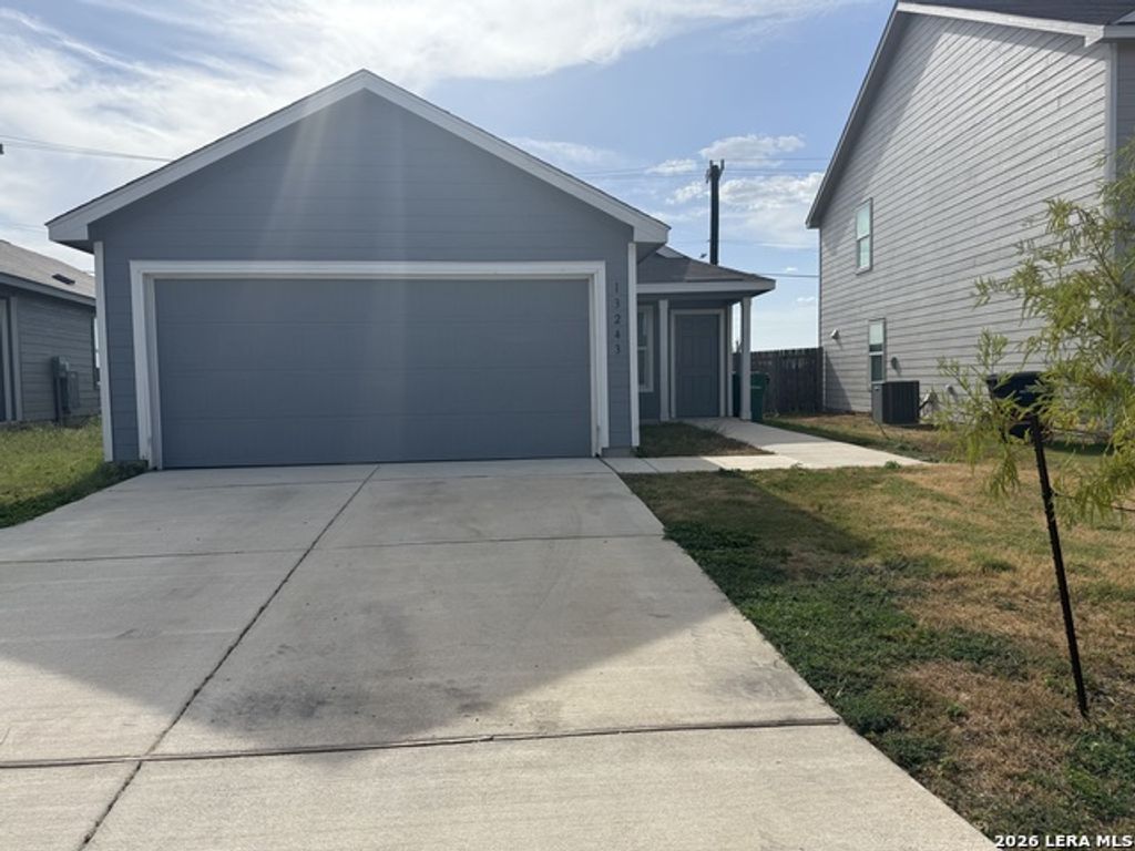 13243 Faxon Pass, San Antonio