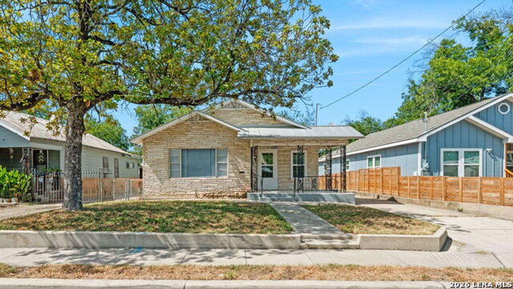 2727 E Houston St, San Antonio