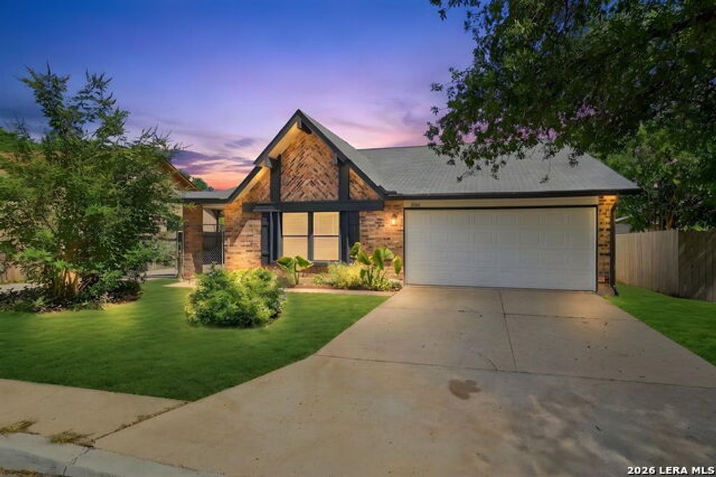 10064 Spruce Ridge, Converse