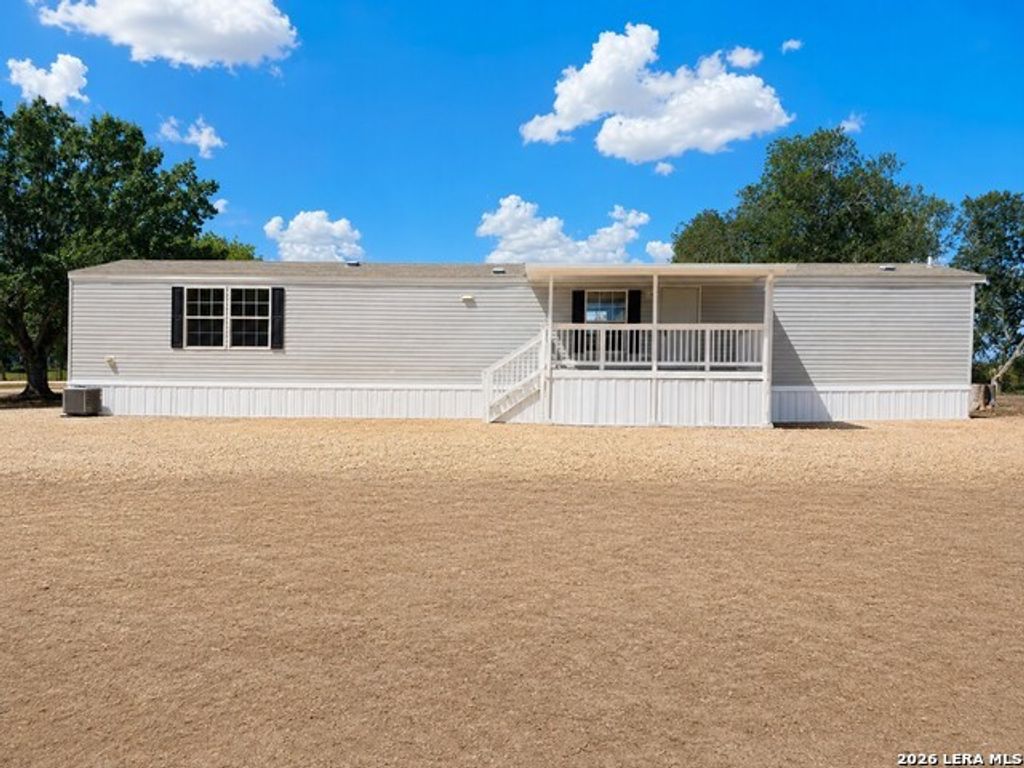 449 Hurst Ln, Seguin