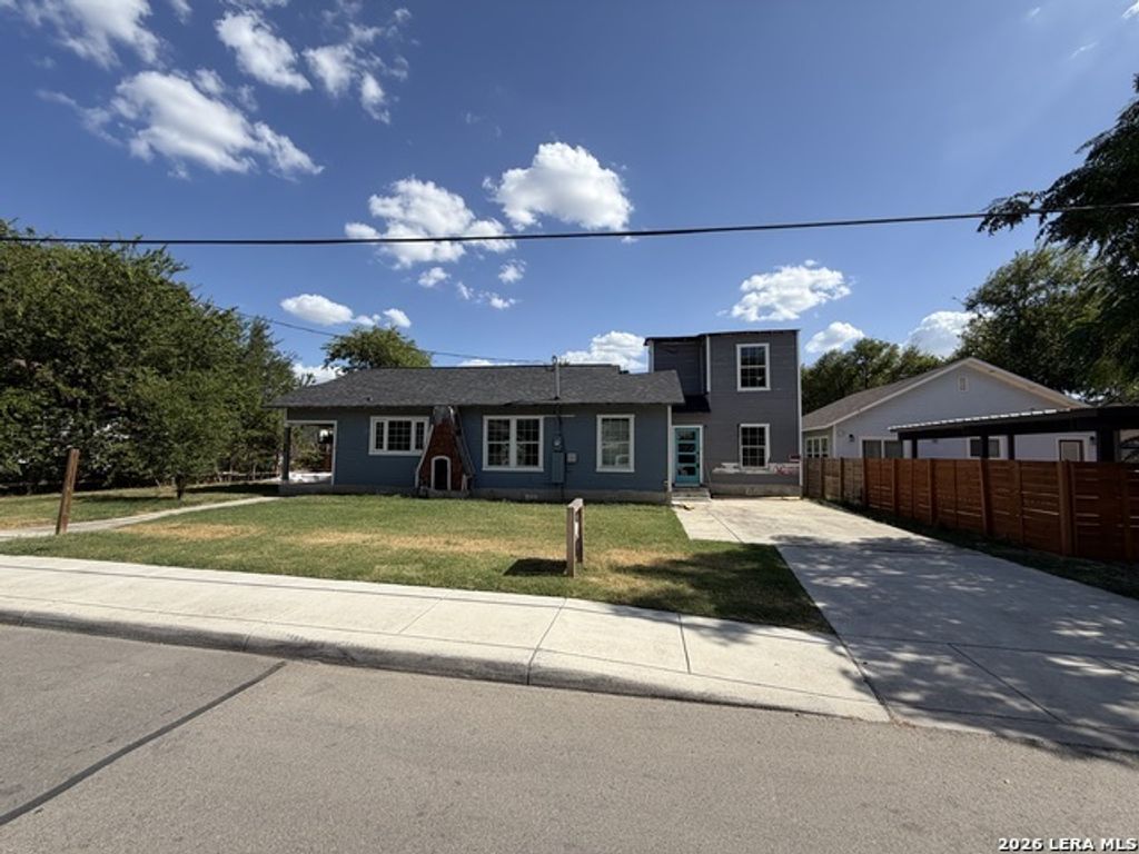 1122 Delaware St, San Antonio