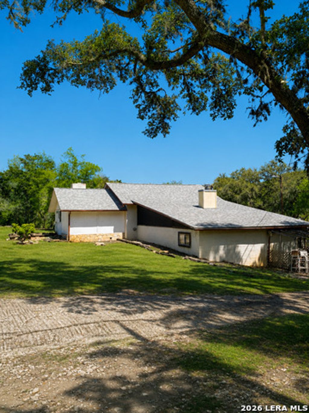 12433 Park Road 37, Lakehills
