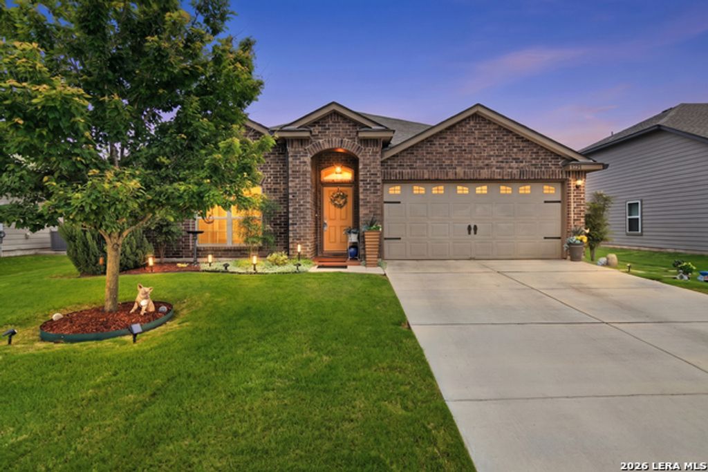 1321 W Nolte Farms, Seguin