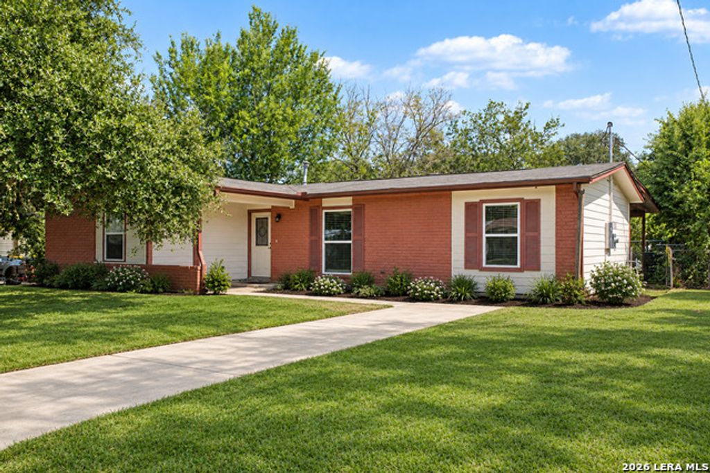 804 Aviation Ave, Schertz