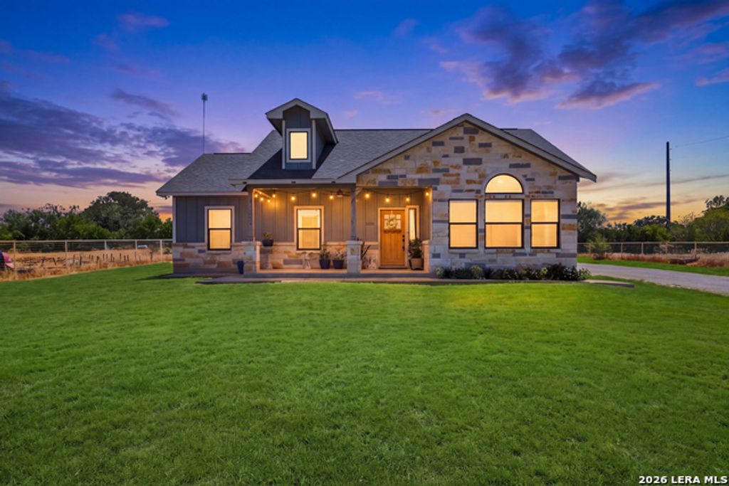 7306 Tiff Nicole Ln, Von Ormy