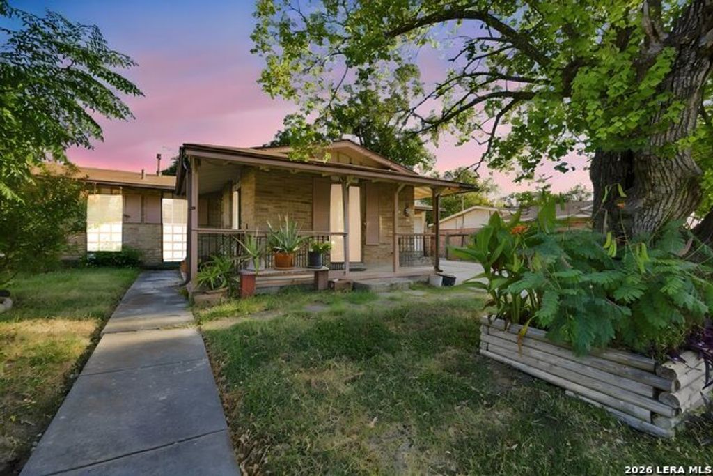 4422 Bikini Dr., San Antonio