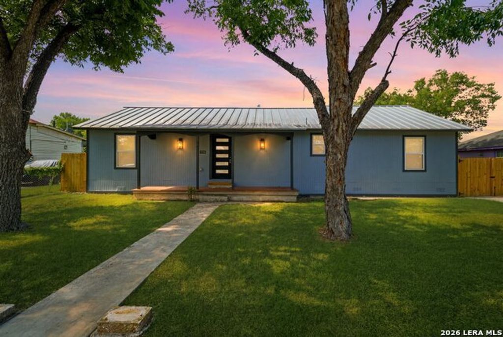 1126 W Lullwood Ave, San Antonio