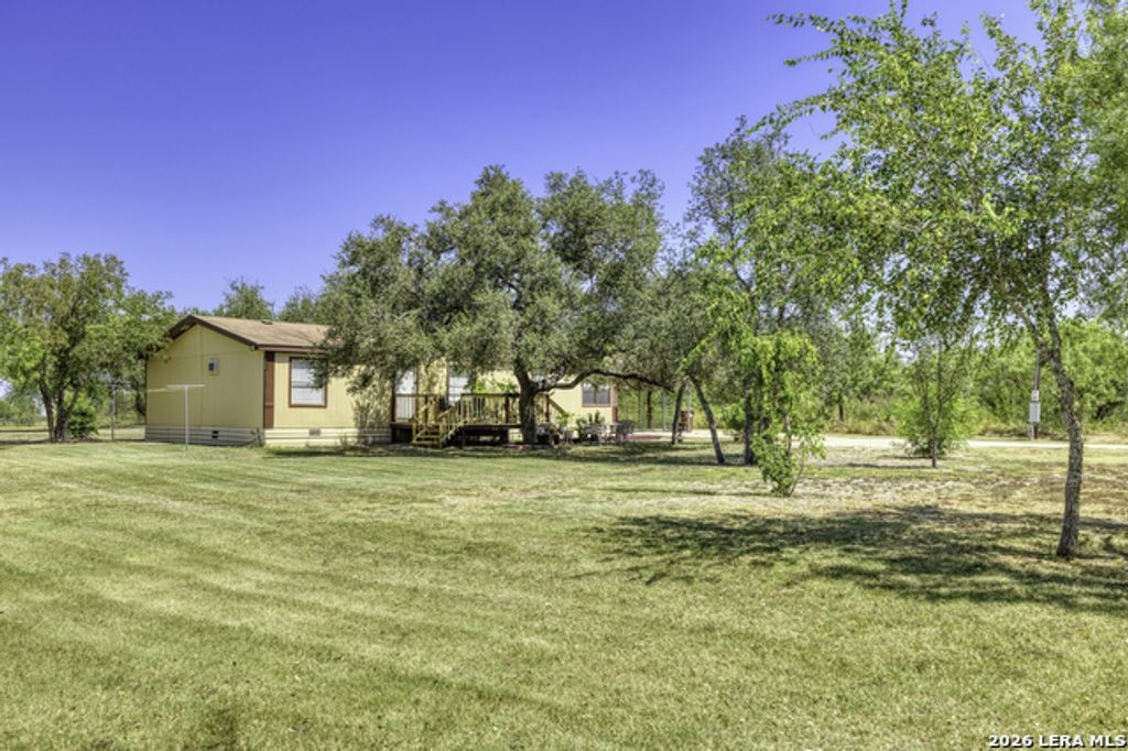 609 County Road 4647, Hondo