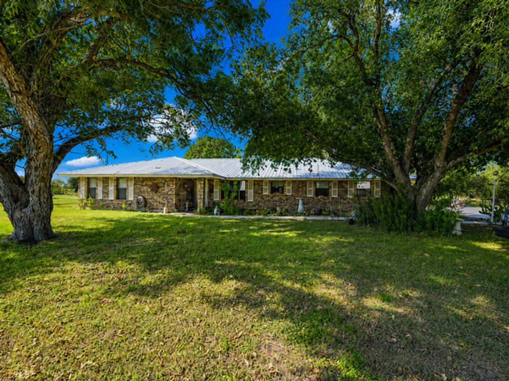 5032 S Santa Clara Rd, Seguin