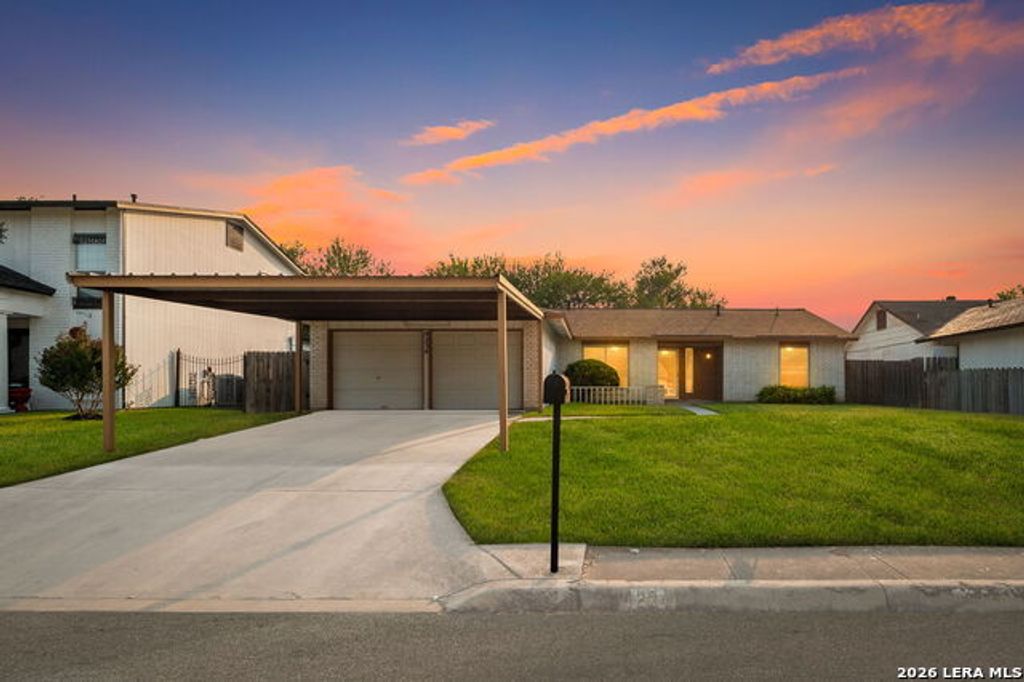 8234 Meadow Sun St, San Antonio