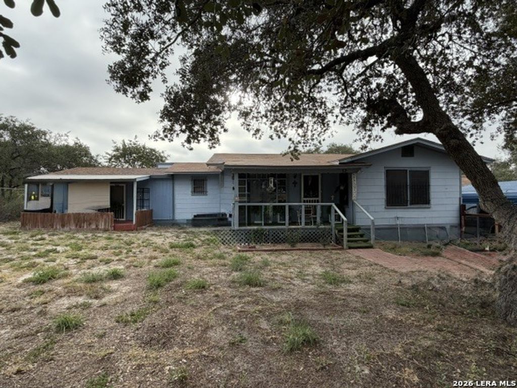 16472 N State Highway 16, Poteet