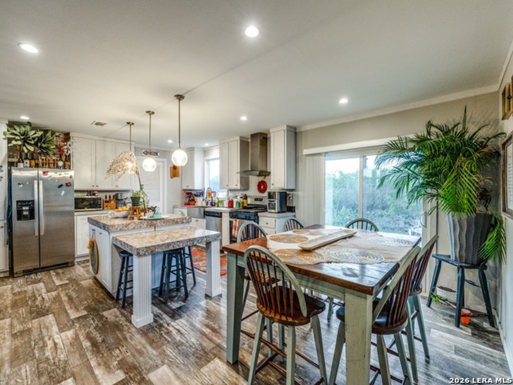 2831 County Road 430, Pleasanton