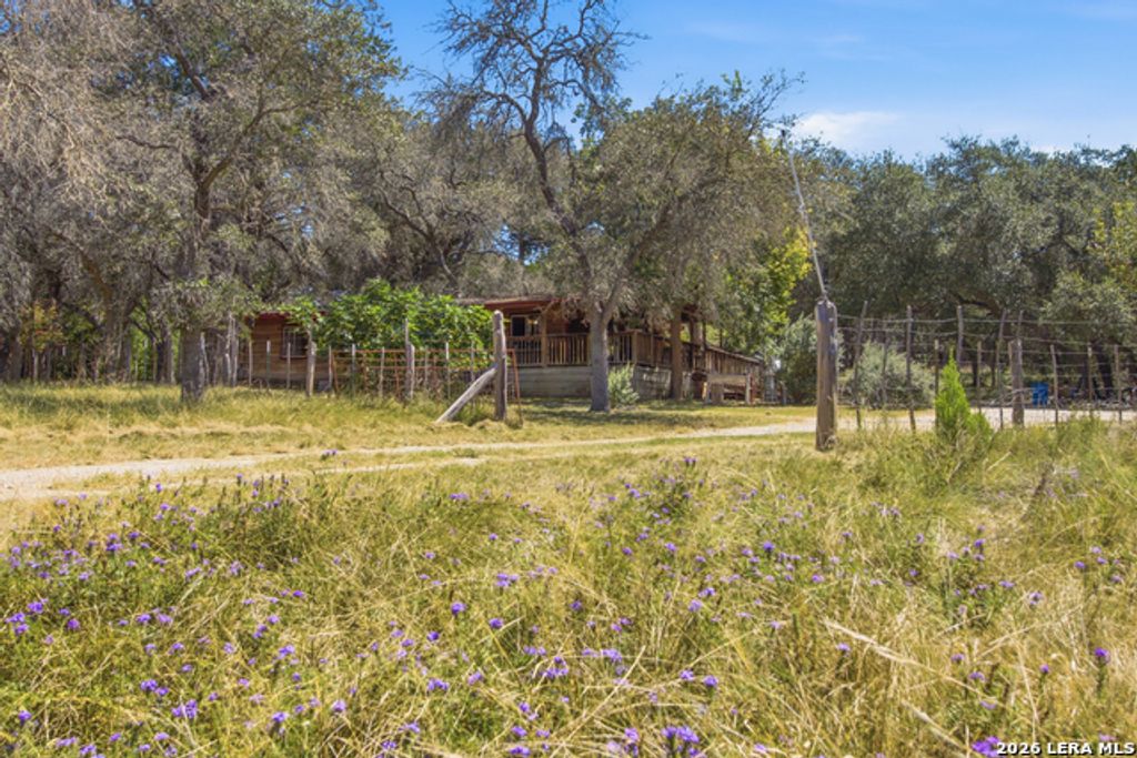 5943 Wharton's Dock Rd, Bandera