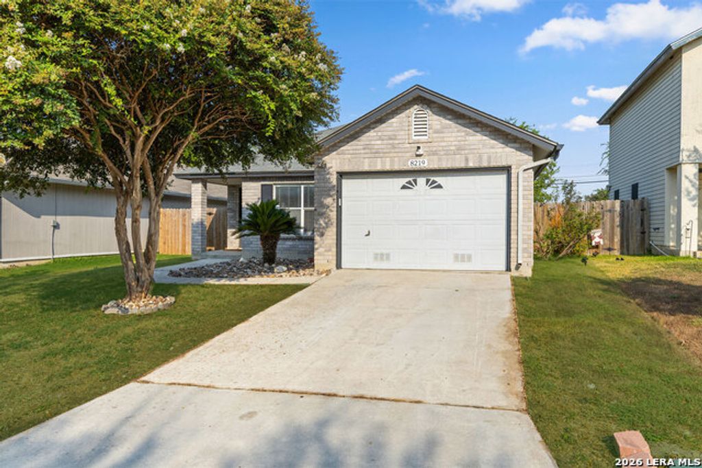 8219 Laurel Bend, San Antonio