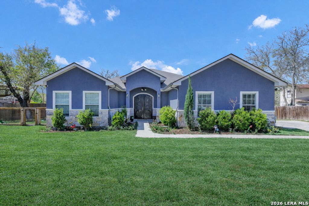 23007 Dream View Dr, Elmendorf