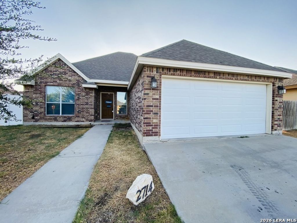 2714 Oak Manor Dr, Eagle Pass