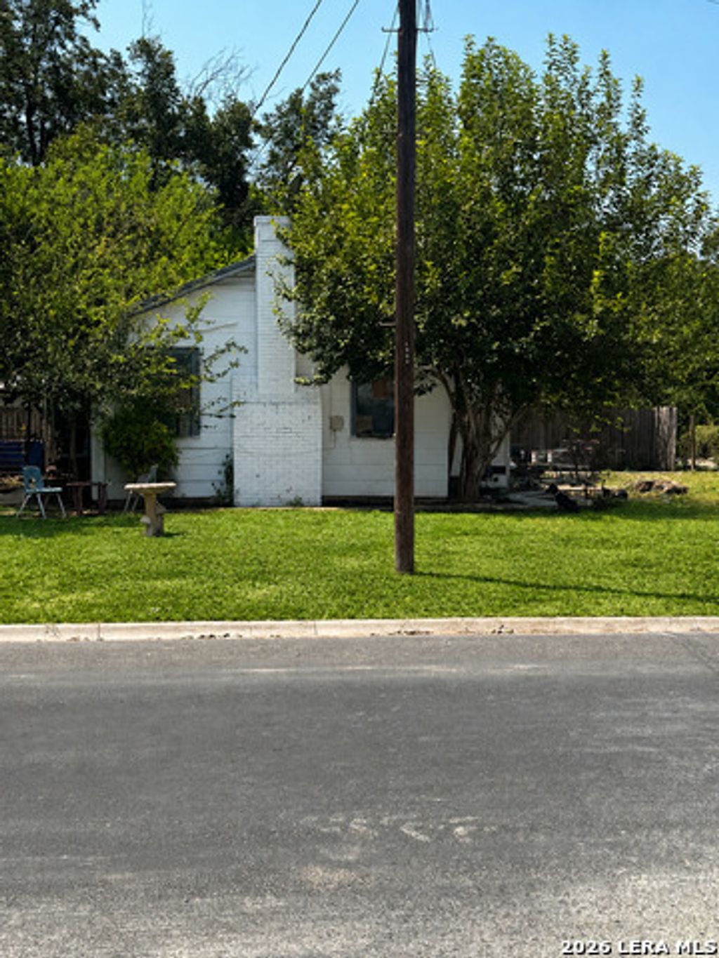 2006 Avenue F, Hondo