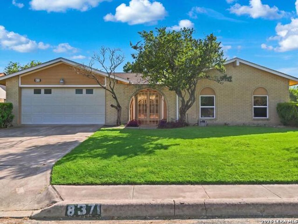 8371 Bent Waters, San Antonio