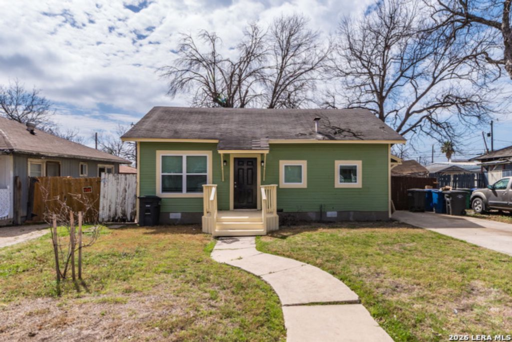 930 W Ridgewood Ct, San Antonio