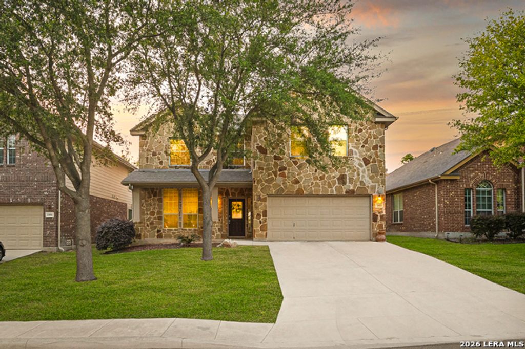 1008 Magellan, Windcrest