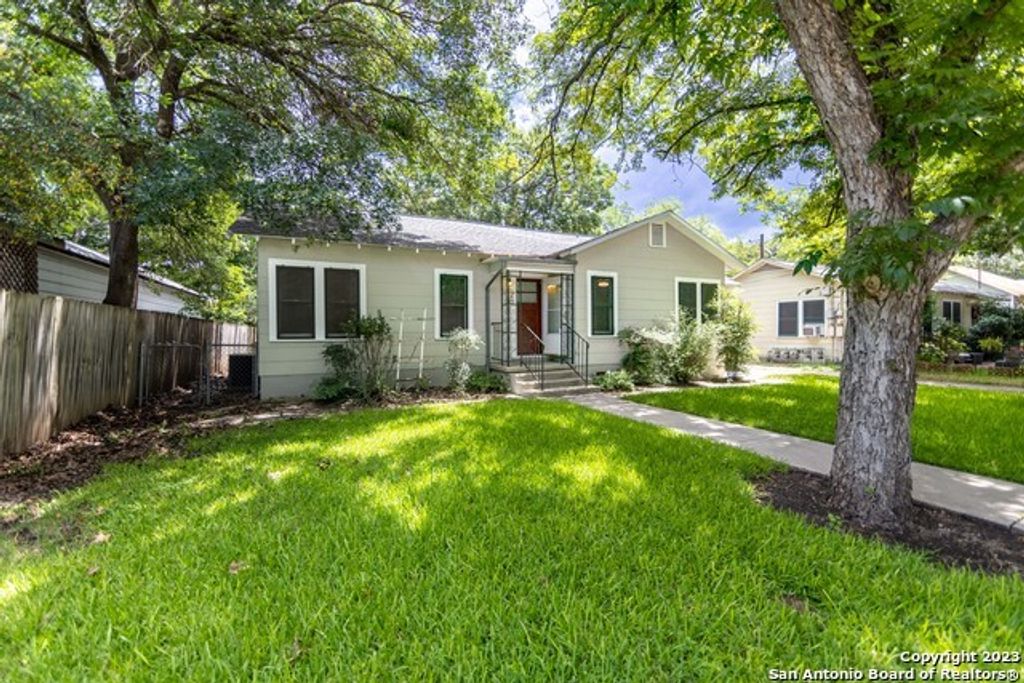 465 S Guenther Ave, New Braunfels