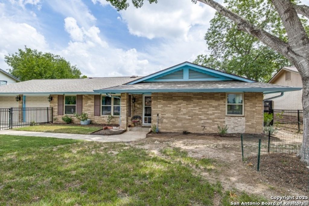 6034 Royal Pt, San Antonio